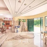 Adani Hotel Tsoukaládhes